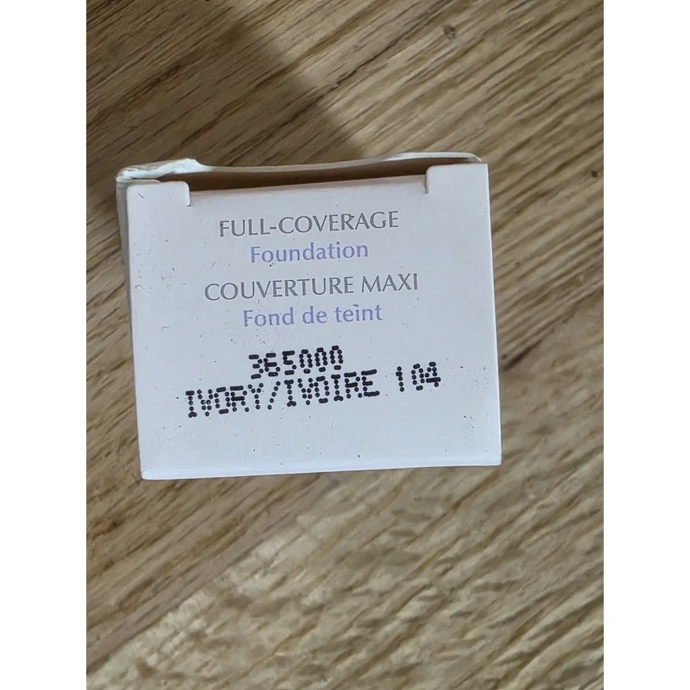 Mary Kay Full Coverage Foundation Ivory 104 - Gray Cap # 365000 NIB
